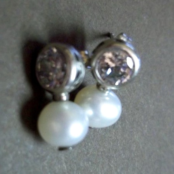 Silpada Vintage Stunning Pearl & CZ Fine Luxury Earrings - Picture 3 of 6